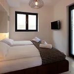 Modena Maris-heated Pool-grill-relax-jacuzzi Lejlighed
