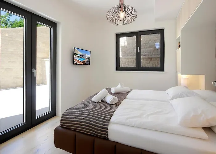 Modena Maris-heated Pool-grill-relax-jacuzzi * Опатія