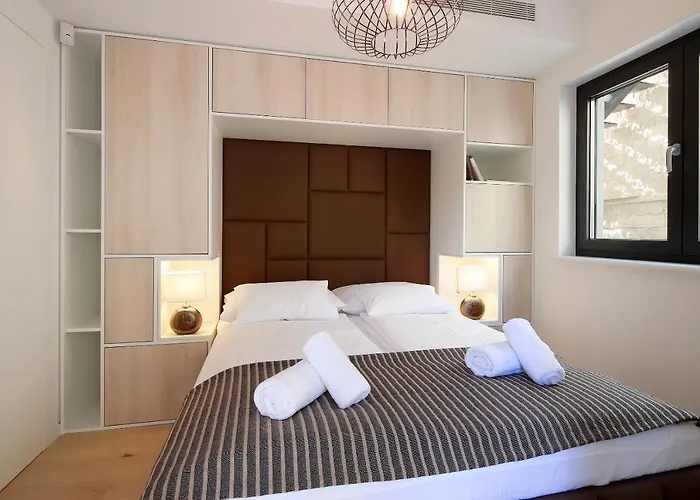 Modena Maris-heated Pool-grill-relax-jacuzzi Опатія