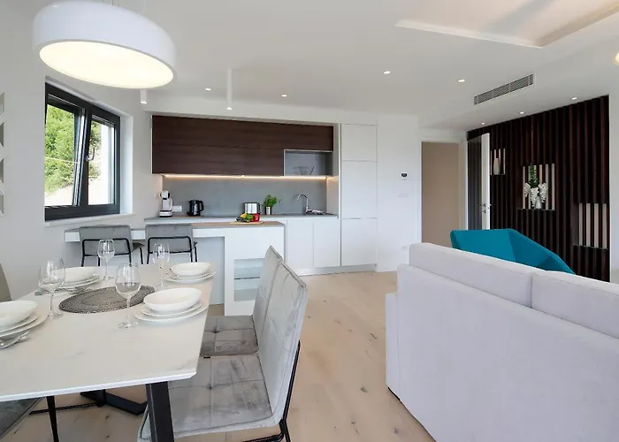 Апартаменти Modena Maris-heated Pool-grill-relax-jacuzzi Опатія