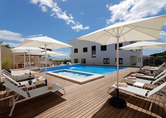 Апартаменти Modena Maris-heated Pool-grill-relax-jacuzzi