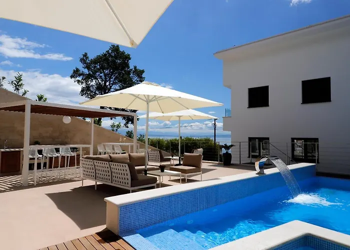 Апартаменти Modena Maris-heated Pool-grill-relax-jacuzzi