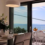 Modena Maris-heated Pool-grill-relax-jacuzzi