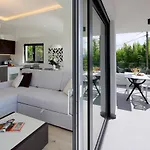 Modena Maris-heated Pool-grill-relax-jacuzzi Apartment Opatija