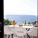 Modena Maris-heated Pool-grill-relax-jacuzzi 아파트 *