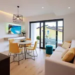 Modena Maris-heated Pool-grill-relax-jacuzzi Opatija