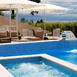 Modena Maris-heated Pool-grill-relax-jacuzzi Opatija