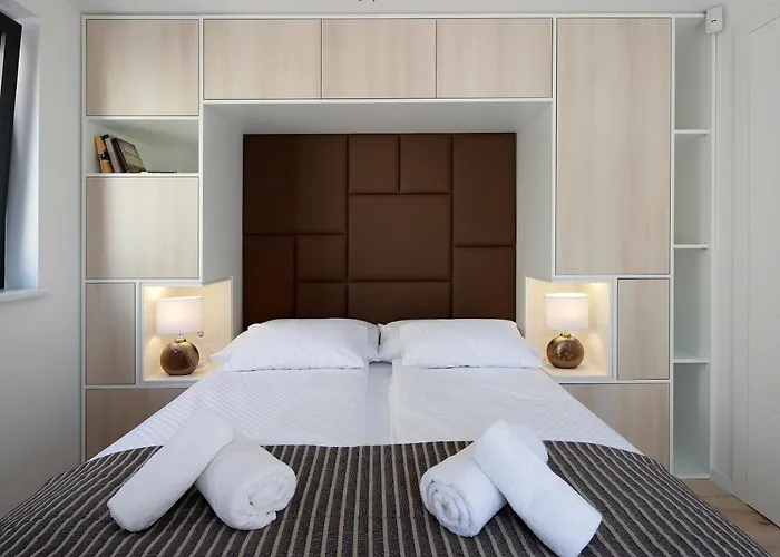 Modena Maris-heated Pool-grill-relax-jacuzzi Apartment