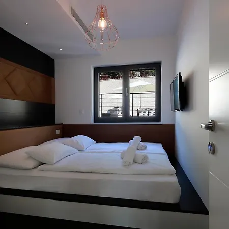 Daire Modena Maris-heated Pool-grill-relax-jacuzzi *