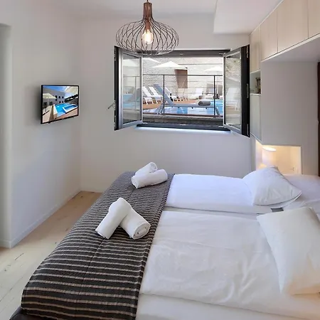 Modena Maris-heated Pool-grill-relax-jacuzzi Daire Opatija