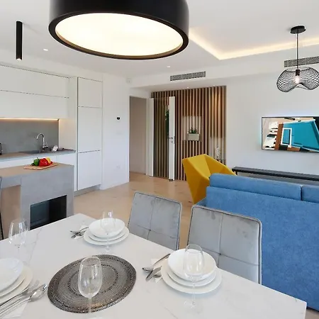 Modena Maris-heated Pool-grill-relax-jacuzzi Daire