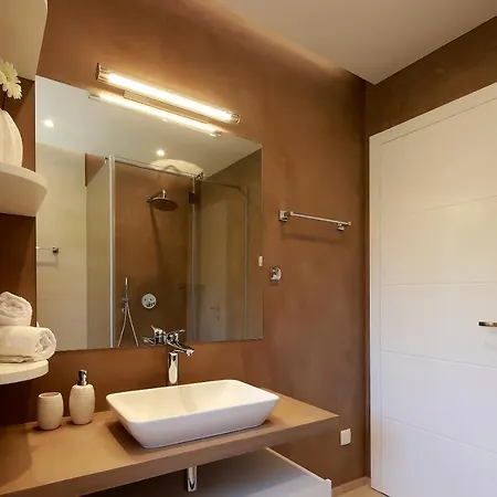 Daire Modena Maris-heated Pool-grill-relax-jacuzzi *