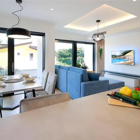 Modena Maris-heated Pool-grill-relax-jacuzzi * Opatija