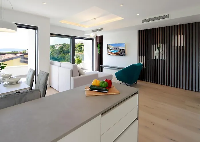 Modena Maris-heated Pool-grill-relax-jacuzzi * Opatija