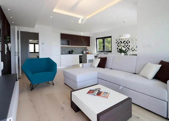 Modena Maris-heated Pool-grill-relax-jacuzzi Apartament