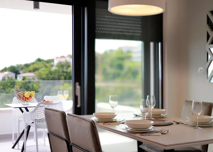 Modena Maris-heated Pool-grill-relax-jacuzzi Apartament