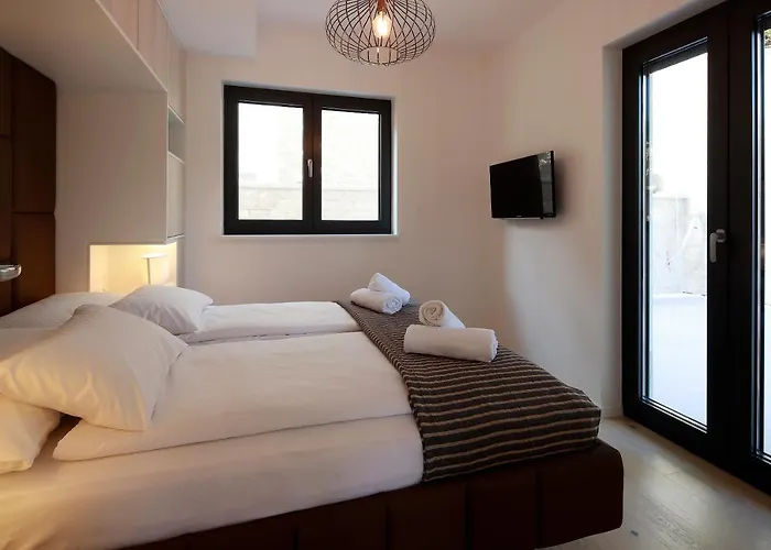 Modena Maris-heated Pool-grill-relax-jacuzzi Apartament