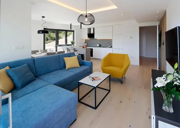 Modena Maris-heated Pool-grill-relax-jacuzzi *