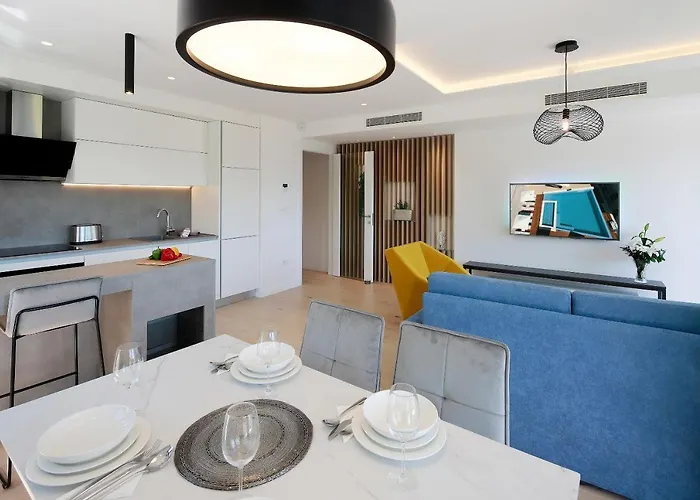 Modena Maris-heated Pool-grill-relax-jacuzzi Apartament