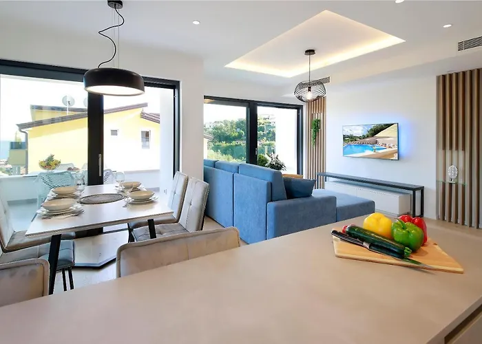 Modena Maris-heated Pool-grill-relax-jacuzzi * Opatija